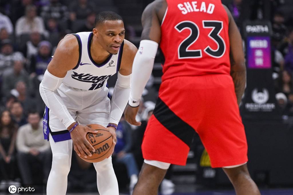 威少23分难救主 猛龙三人20+客场击败国王