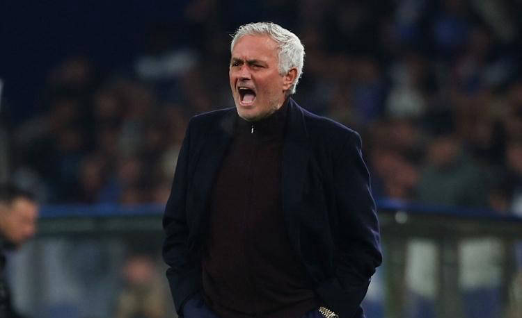 穆里尼奥带病坚守战场，本菲卡盼再现奇迹，皇马全力以赴戒备森严